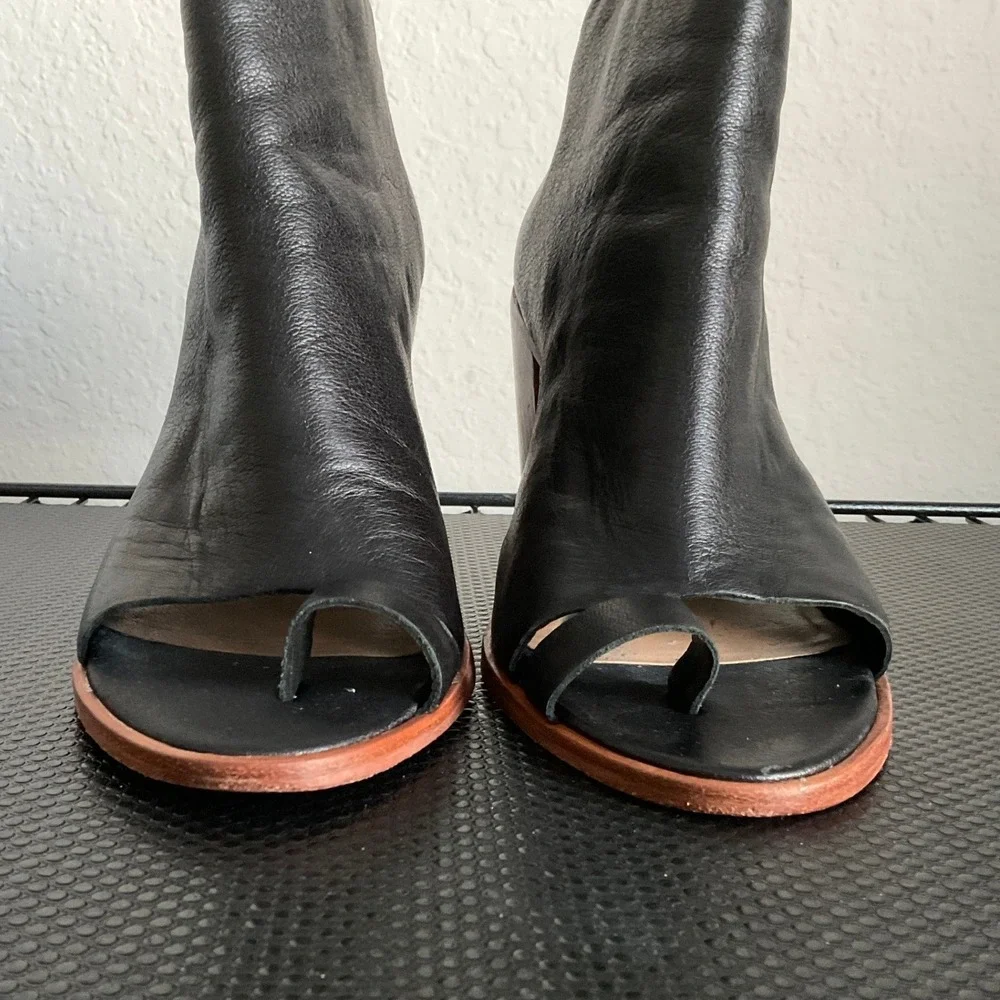 Loeffler Randall pre loved